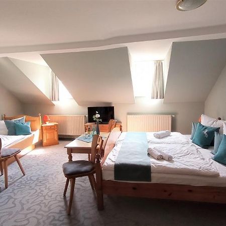 Hotel Ross Zwönitz Extérieur photo