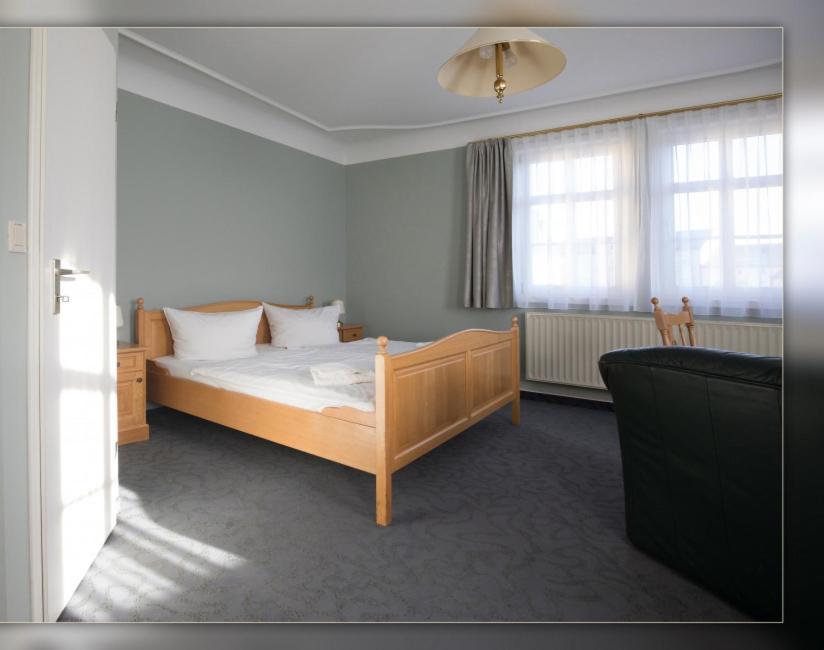 Hotel Ross Zwönitz Extérieur photo